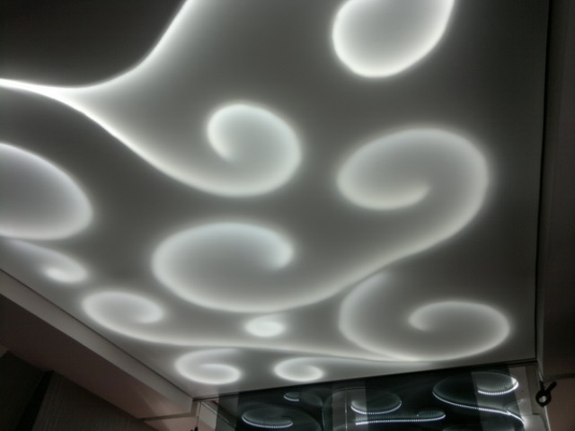 Osvětlení stretch strop LED pásky