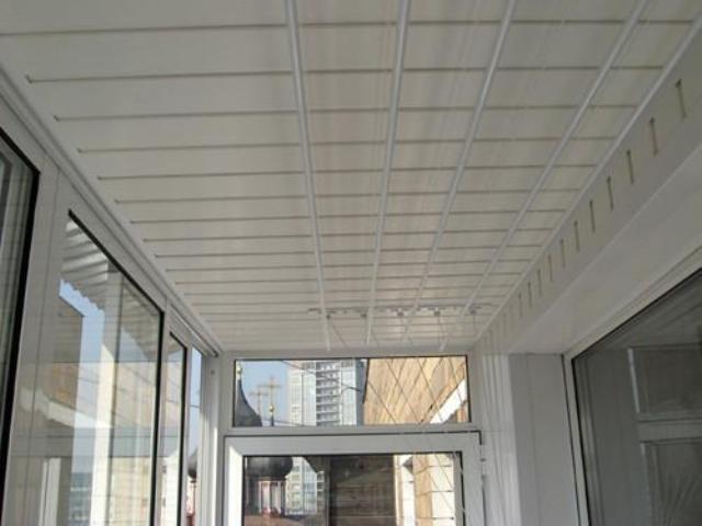 Потолок на балконе: варианты отделки, своими руками, реечный , натяжной, фото, как сделать, лоджии
