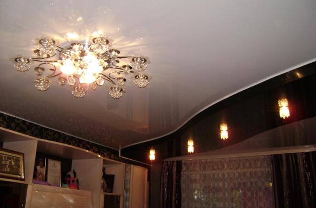 Освещение на кухне с натяжным потолком фото 8 кв