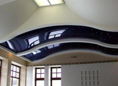 Особенности создания и применения натяжного потолка аркой