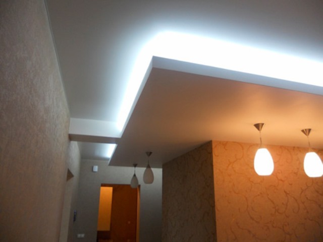 Скрытое освещение и подсветка в натяжном потолке