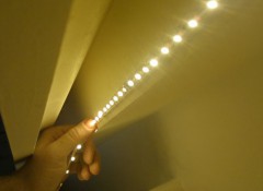 Как на потолке крепить светодиодную ленту?
