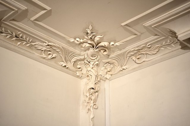 Потолочная гипсовая лепнина и декор для потолка — «Феникс-Групп»