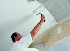 Бетонный потолок — как его красить?