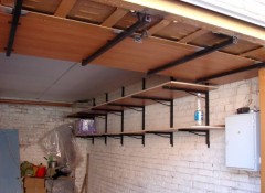 Полки под потолком в гараже — из чего сделать и как крепить?