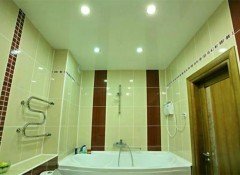 Потолок в ванной — варианты отделки