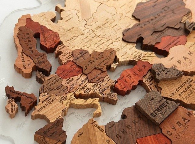 Карты мира из дерева