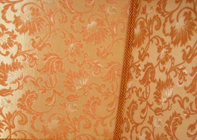 Отделка стен тканью - особенности, как выполняется