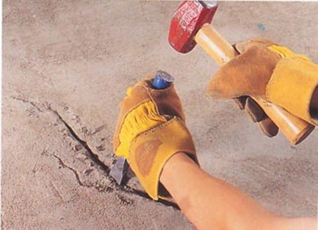 Как и чем заделывать трещины в бетонном полу?